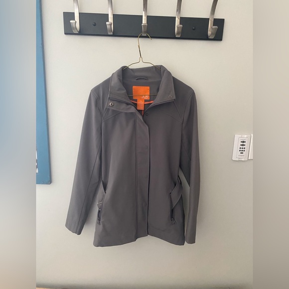 Jacket for in between winter and spring and fall and winter. - Picture 5 of 5